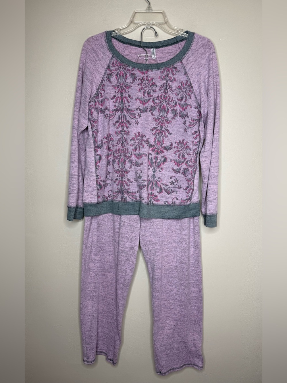Two-Piece Pink & Gray Paisley Lounge Sweat Suit Set Size Large 12-14